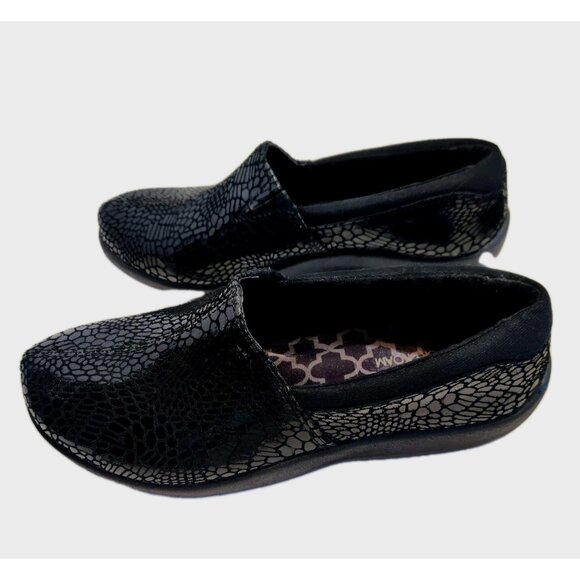 SKECHERS 49115 Women's Savor Black Faux Croc Relaxed Fit Memory Foam Shoes 7.5 - Picture 5 of 9